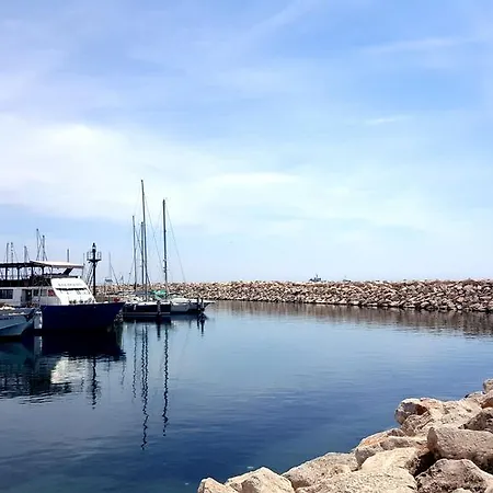 Ithaki Phinikoudes No. 105 Ларнака