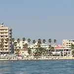 Appartamento Ithaki Phinikoudes No. 105 *