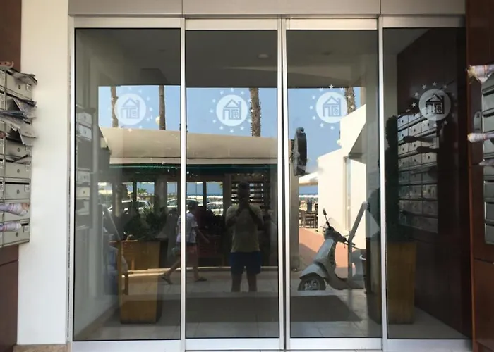 Apartmán Ithaki Phinikoudes No. 105