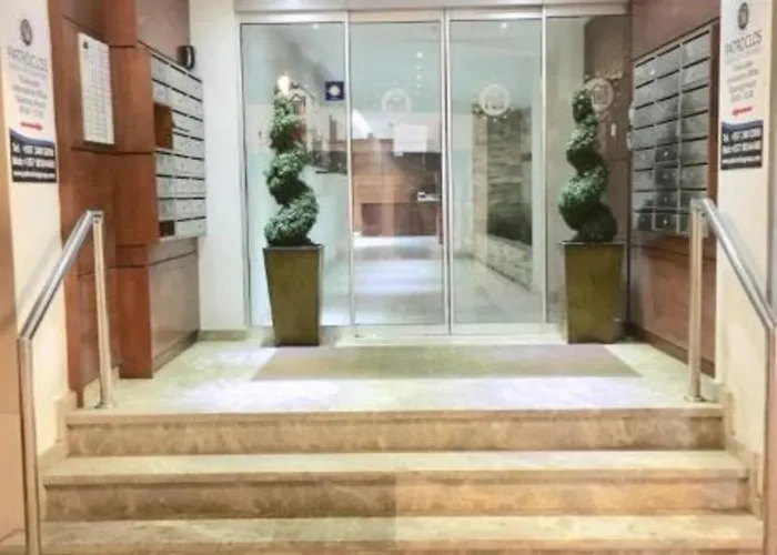 Apartmán Ithaki Phinikoudes No. 105 *